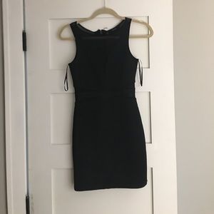 ⚡️⚡️moving sale ⚡️⚡️Fitted black dress.