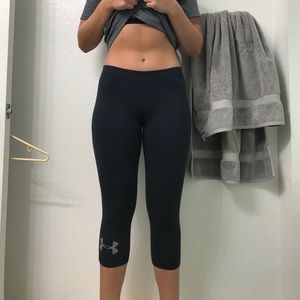 Under Armour cropped pants