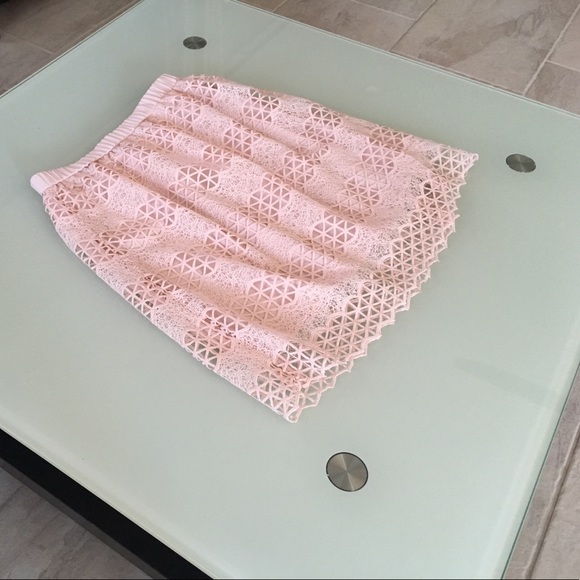 Vince Camuto flirty skirt - Picture 3 of 7