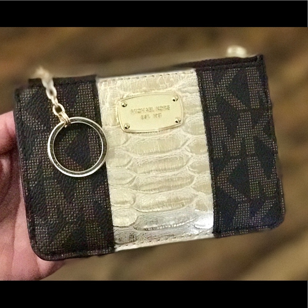 ❤️💕Michael Kors coinpouch with ID