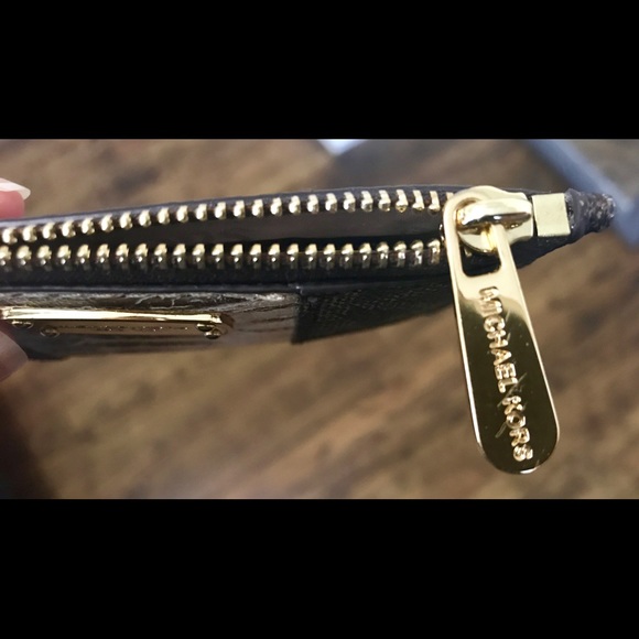 ❤️💕Michael Kors coinpouch with ID - Picture 4 of 7