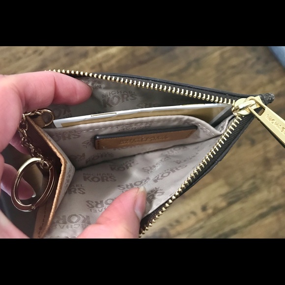 ❤️💕Michael Kors coinpouch with ID - Picture 6 of 7