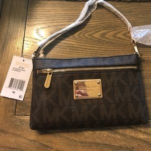 Michael Kors Jet Set Large Wristlet