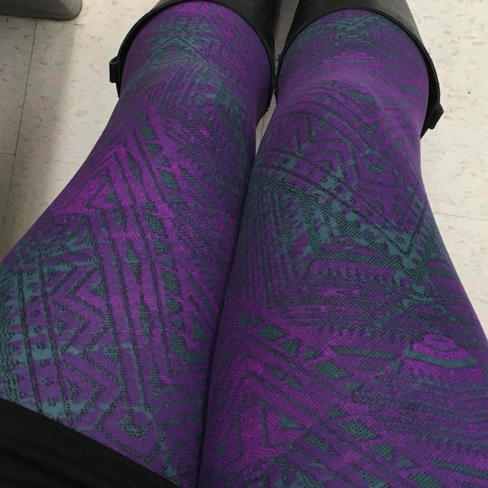 LuLaRoe OS leggings Aztec and lace