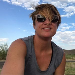 Meet your Posher, Abby