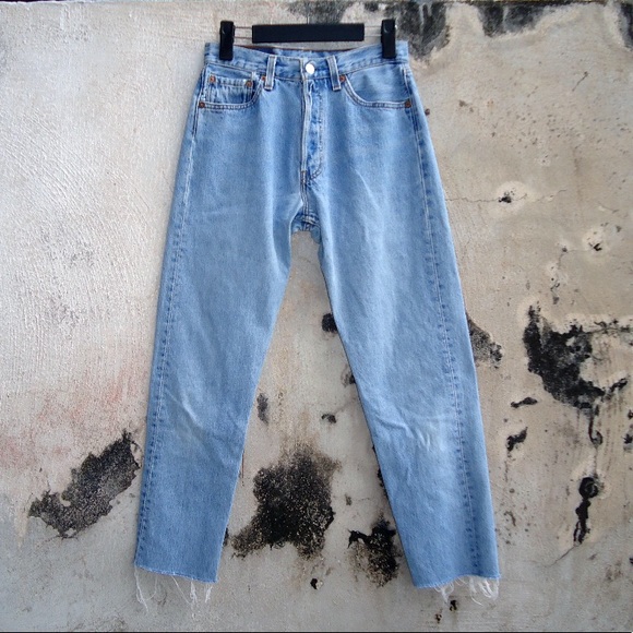 Vintage Cropped Levi's - Size XS-M - Picture 5 of 6