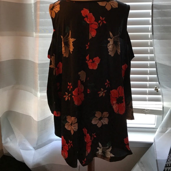 Floral Cold Shoulder Tunic - Picture 3 of 3