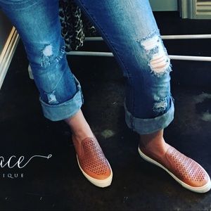 Mauve sneakers