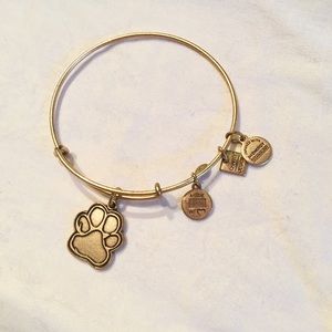 Print of love bangle