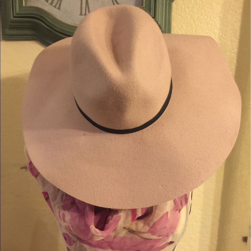 Cream big brim hat
