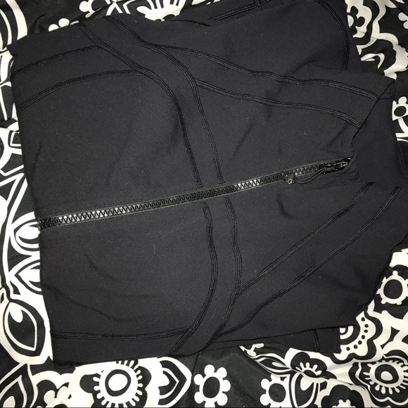 Lululemon Define Jacket - Picture 2 of 4