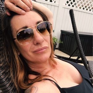Meet your Posher, Pamela