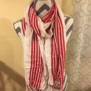 Red/ white stripe scarf