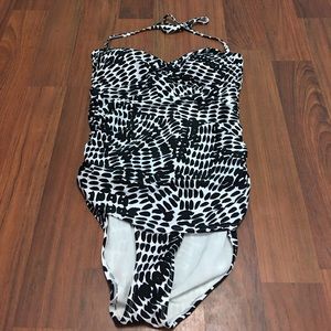 NWOT Old Navy Cute one piece swimsuit