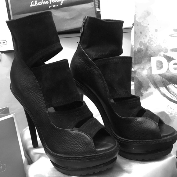 Herve Leger Booties - Picture 1 of 3