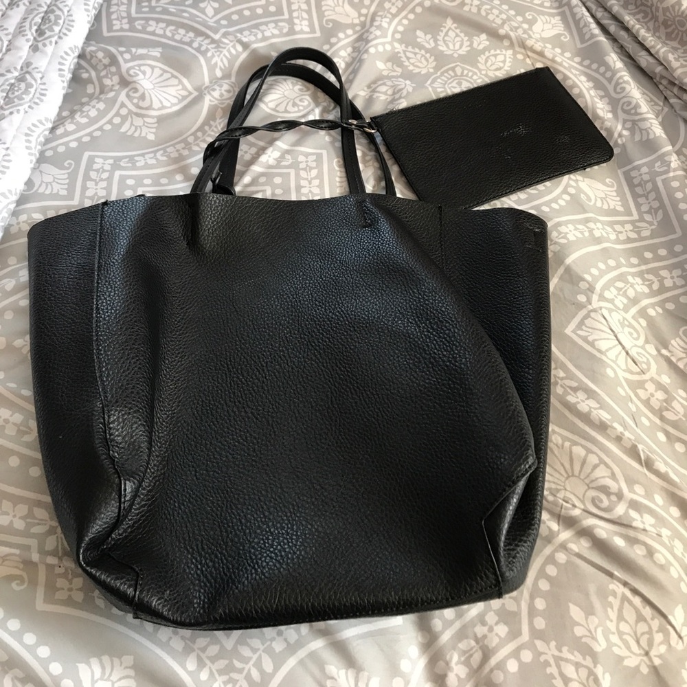Zara Tote Bag w/ wristlet attached