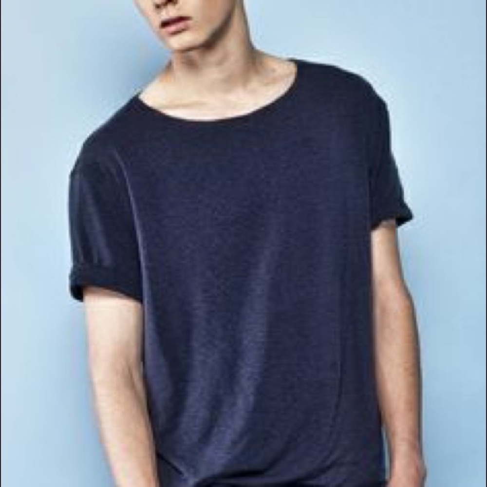MENS H&M t shirt with rolled sleeves and pocket