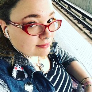 Meet your Posher, Hillary