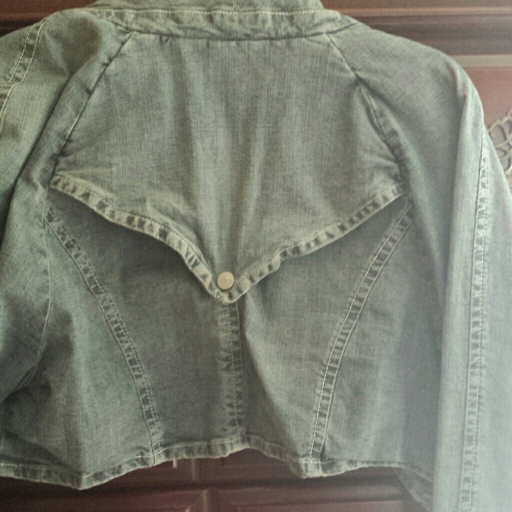 Jacket - Picture 5 of 5