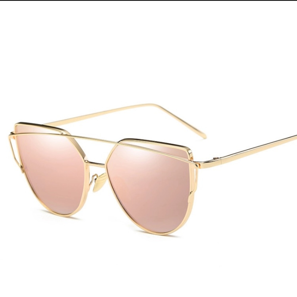 *LAST PAIR* NEW Pink Lens Cat Eye Sunglasses - Picture 2 of 2