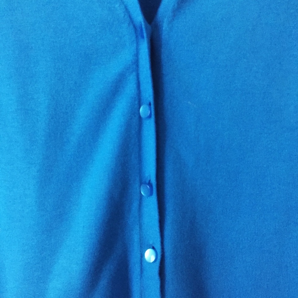 Blue V-Neck Button Down Cardigan w/3/4 Sleeves 📦 - Picture 4 of 6