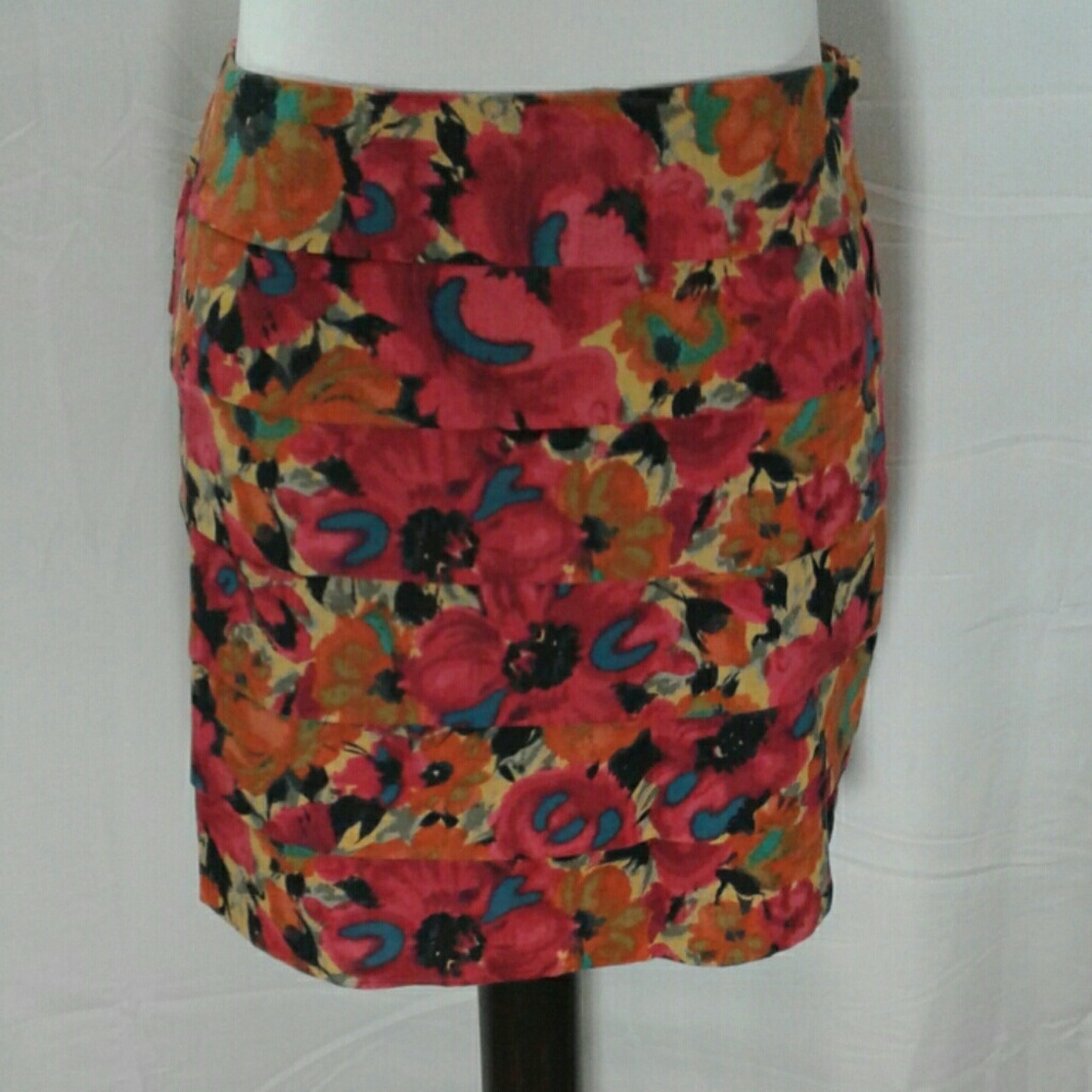 Jack by BB Dakota Size 2 Mini skirT floral lined
