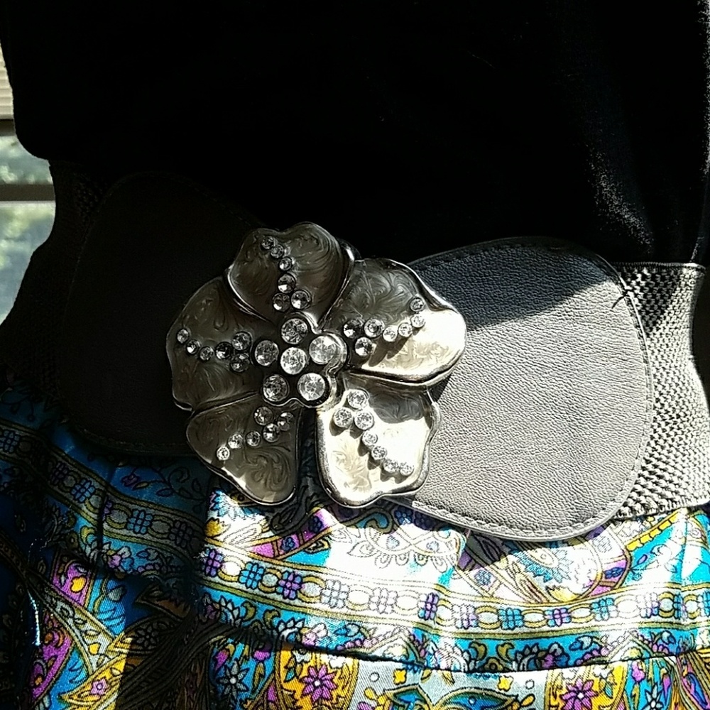 Flower Clasp Belt