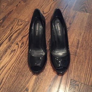 Gianni Bini black patent heel