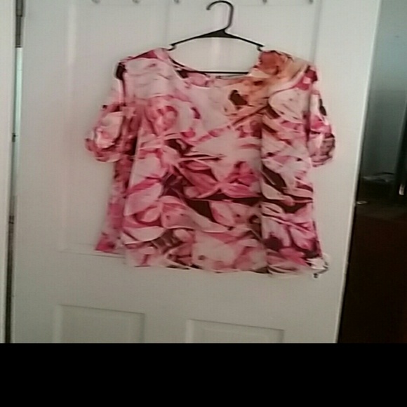 Pretty blouse! - Picture 1 of 3