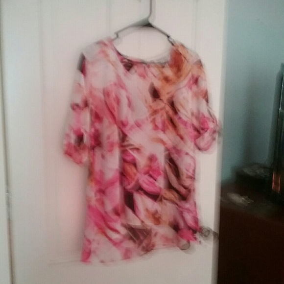 Pretty blouse! - Picture 2 of 3