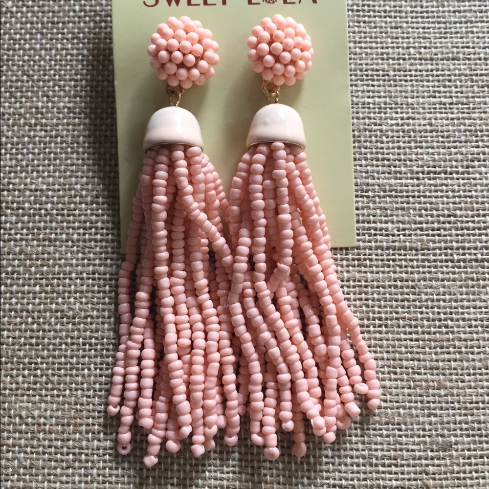 LAST ONE 🎉NWT Blush Piñata Beaded Fringe Earrings