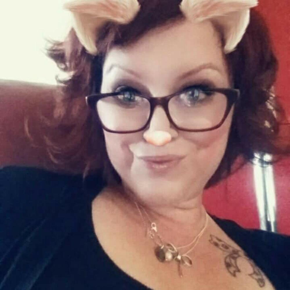 Meet your Posher, Caroline