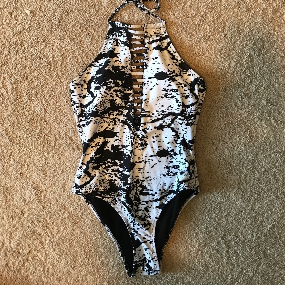 Beautiful black and white splattered one piece
