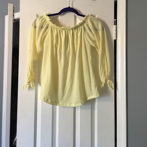 Flowy off the shoulder top - Picture 1 of 1