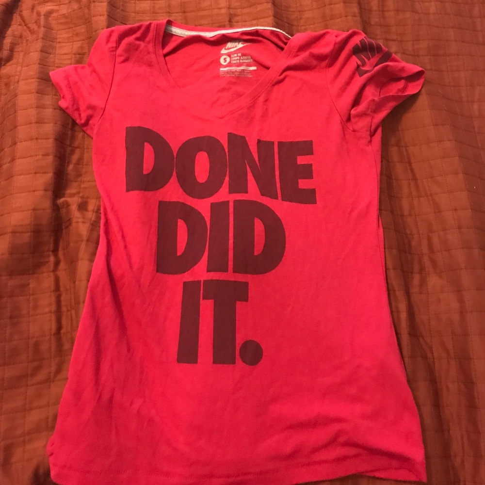 Slim Fit Women's Nike Shirt