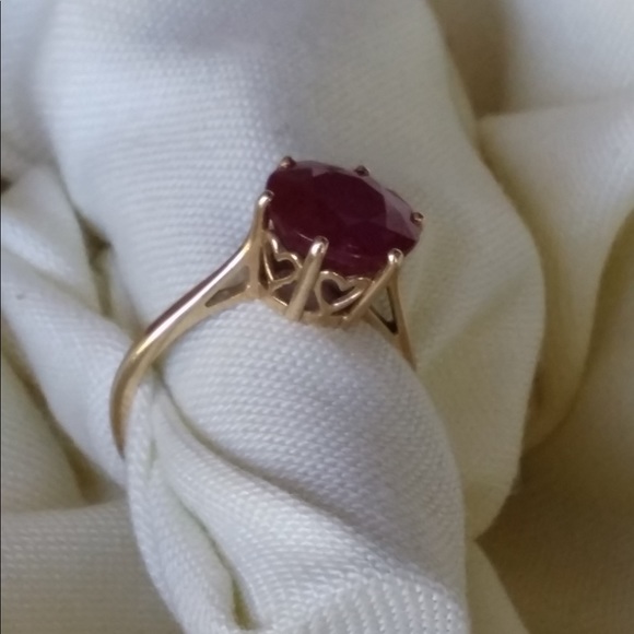 Natural ruby and gold ring. Size 7.5 - Picture 1 of 7