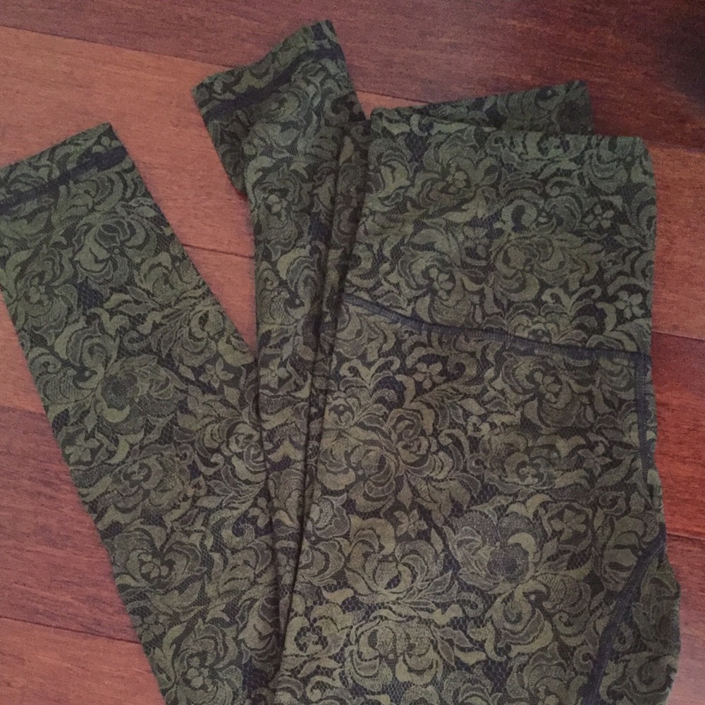 Army green lace pattern leggings
