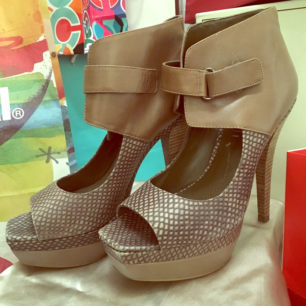 BCBG Max Azria
