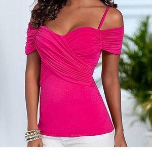 Venus- Cold shoulder rudged top