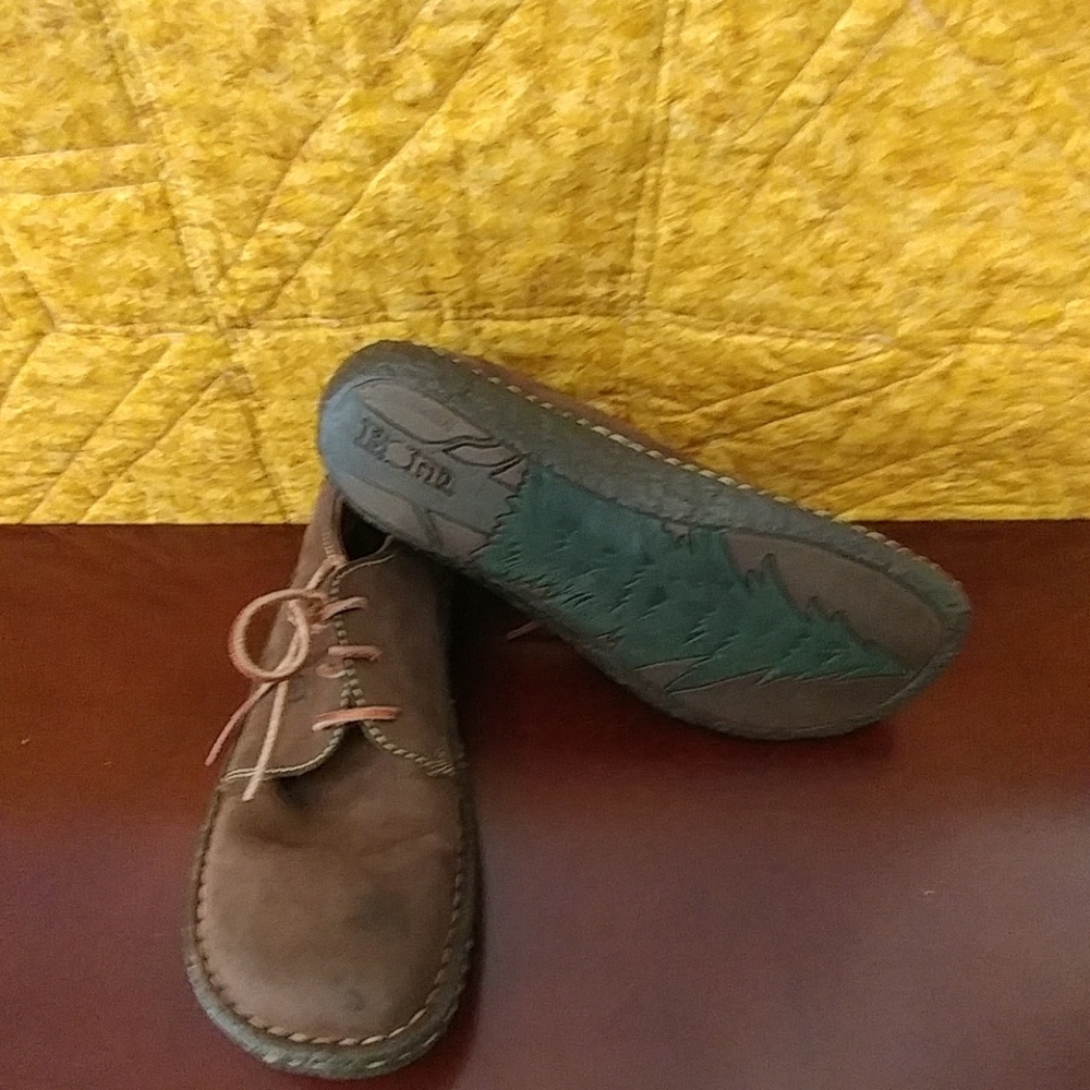 Born leather lace up loafers