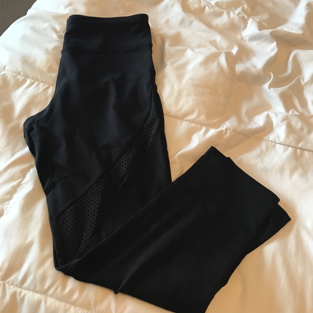 Express crop work out pants.