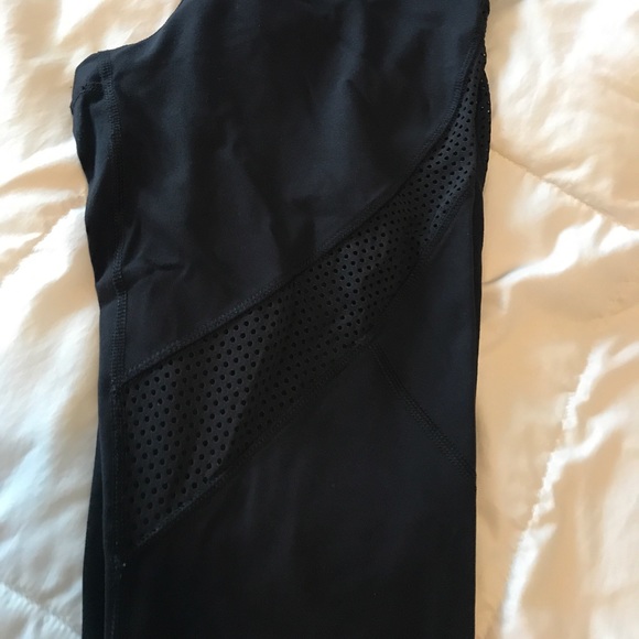 Express crop work out pants. - Picture 2 of 4