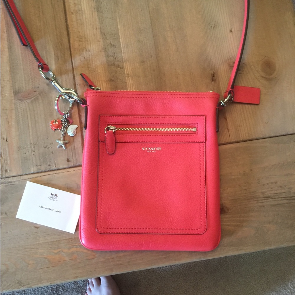 ❤️❤️SOLD❤️❤️Authentic Coach leather cross body