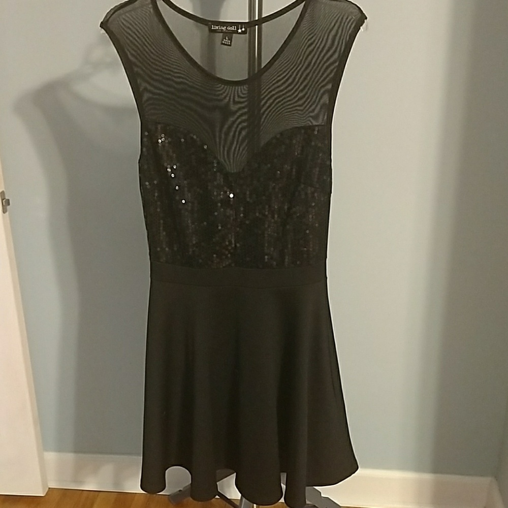 Black sequin topdress