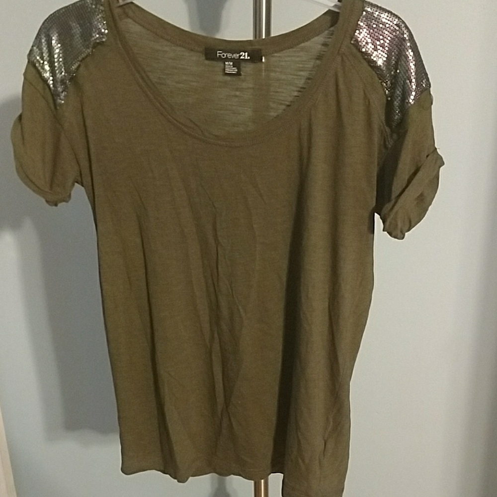 Forever 21 tee