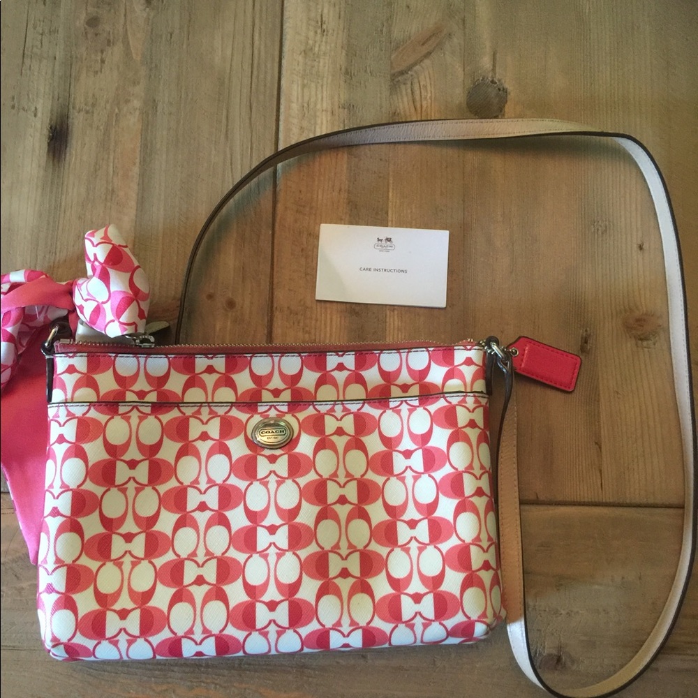 ❤️❤️SOLD❤️❤️Authentic Coach Cross Body