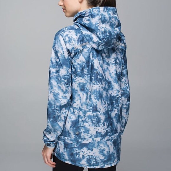 Lightweight patterned lululemon jacket - Picture 2 of 6