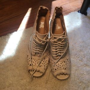 Very stylish see through wedges, black poppy 7