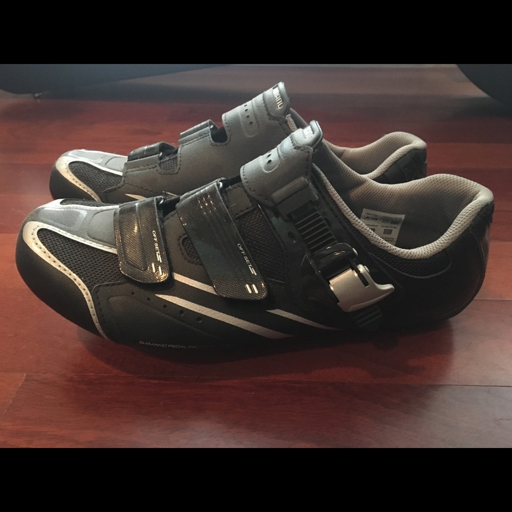 SHIMANO CYCLING SHOES - Size EU 44 cycle shoes.