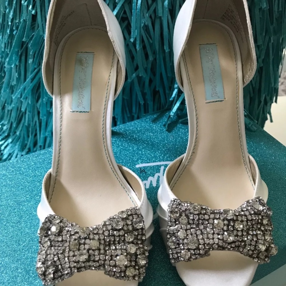 Betsy Johnson Open Toe Pump